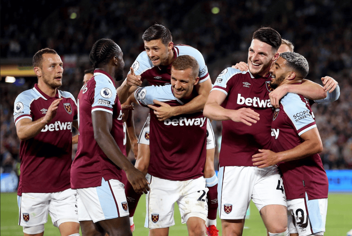 南安普顿主场大胜伯恩利，英超保级形势好转的简单介绍