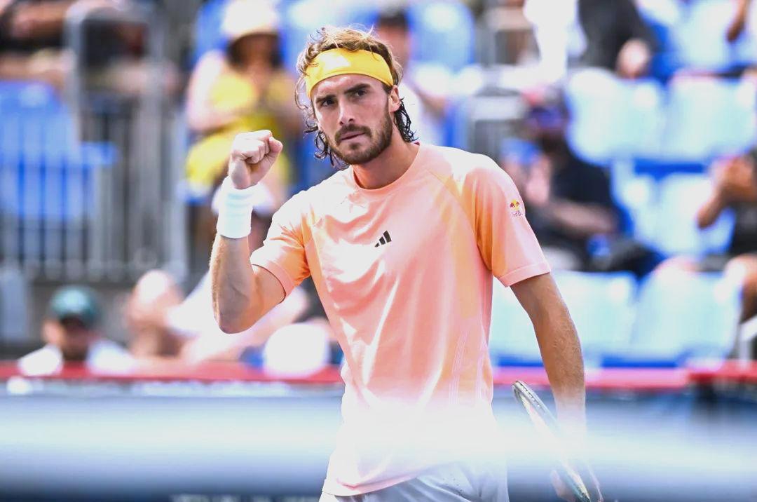 包含英国网球队强势世界网球队，西西帕斯完成帽子戏法的词条