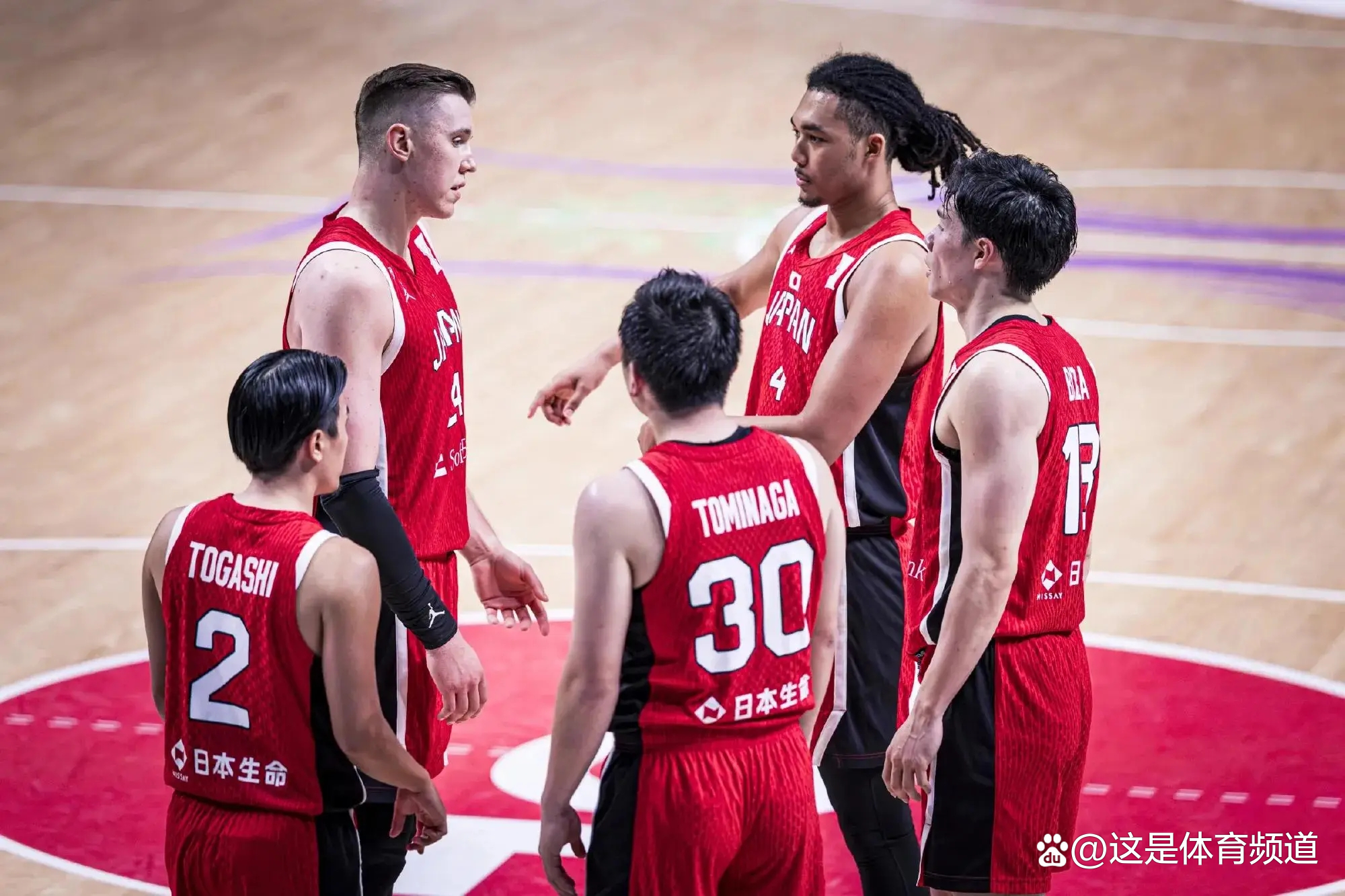 南韩男篮险胜日本男篮，布拉德利打破历史纪录