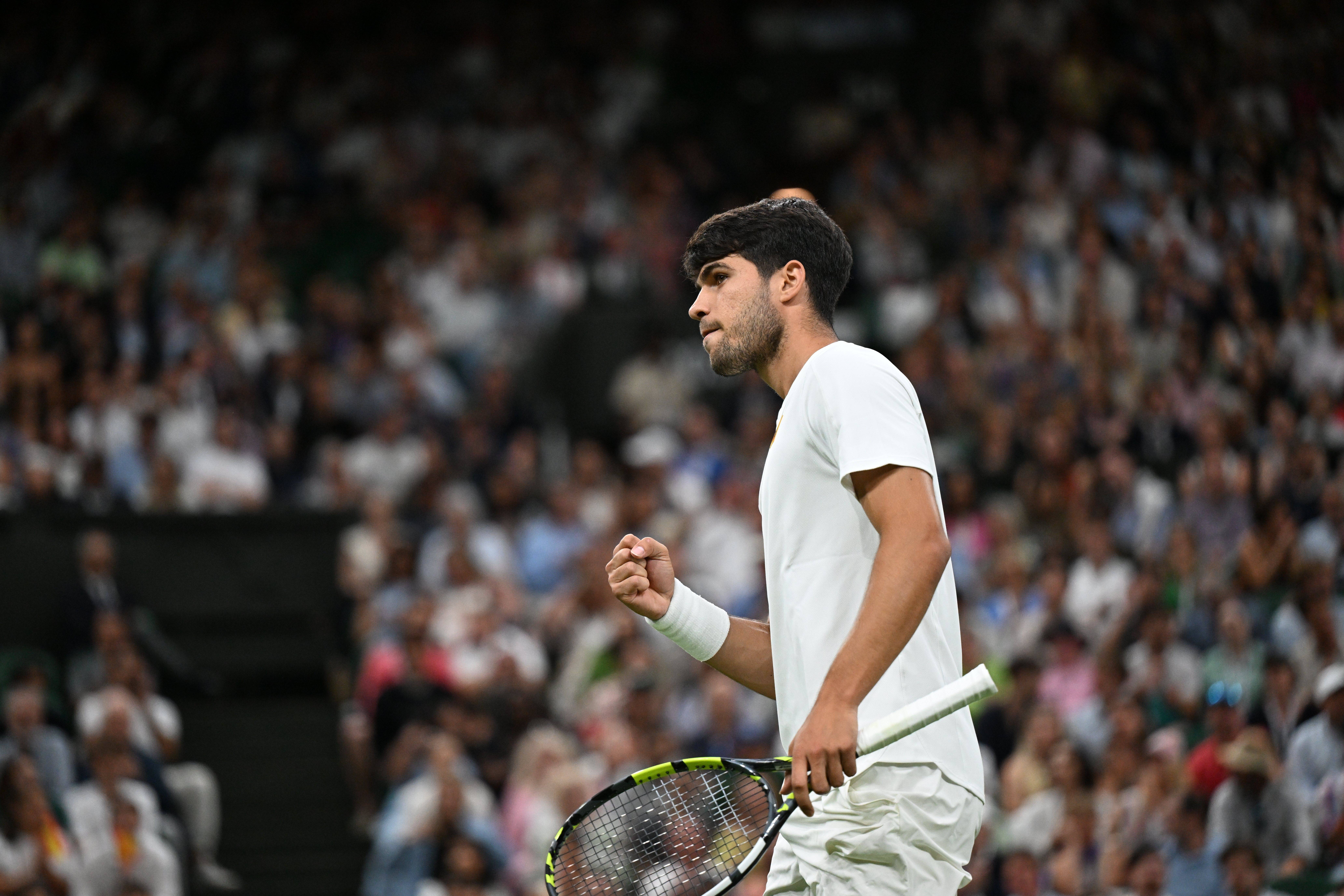 美国网球队绝杀英国网球队，阿尔卡拉斯三分雨点燃全场的简单介绍