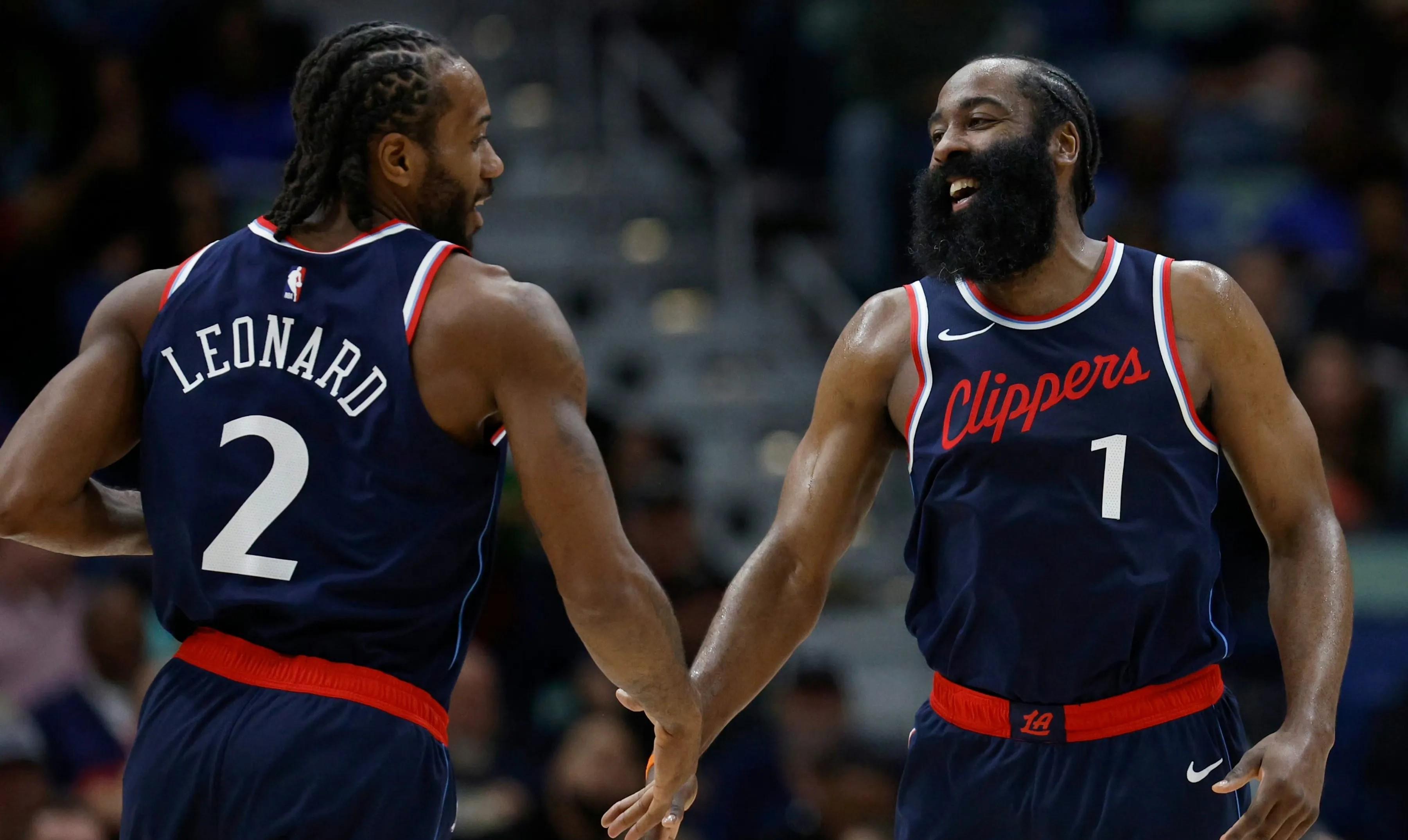 包含快船逆转雷霆，勉力取得五连胜追赶季后赛席位的词条