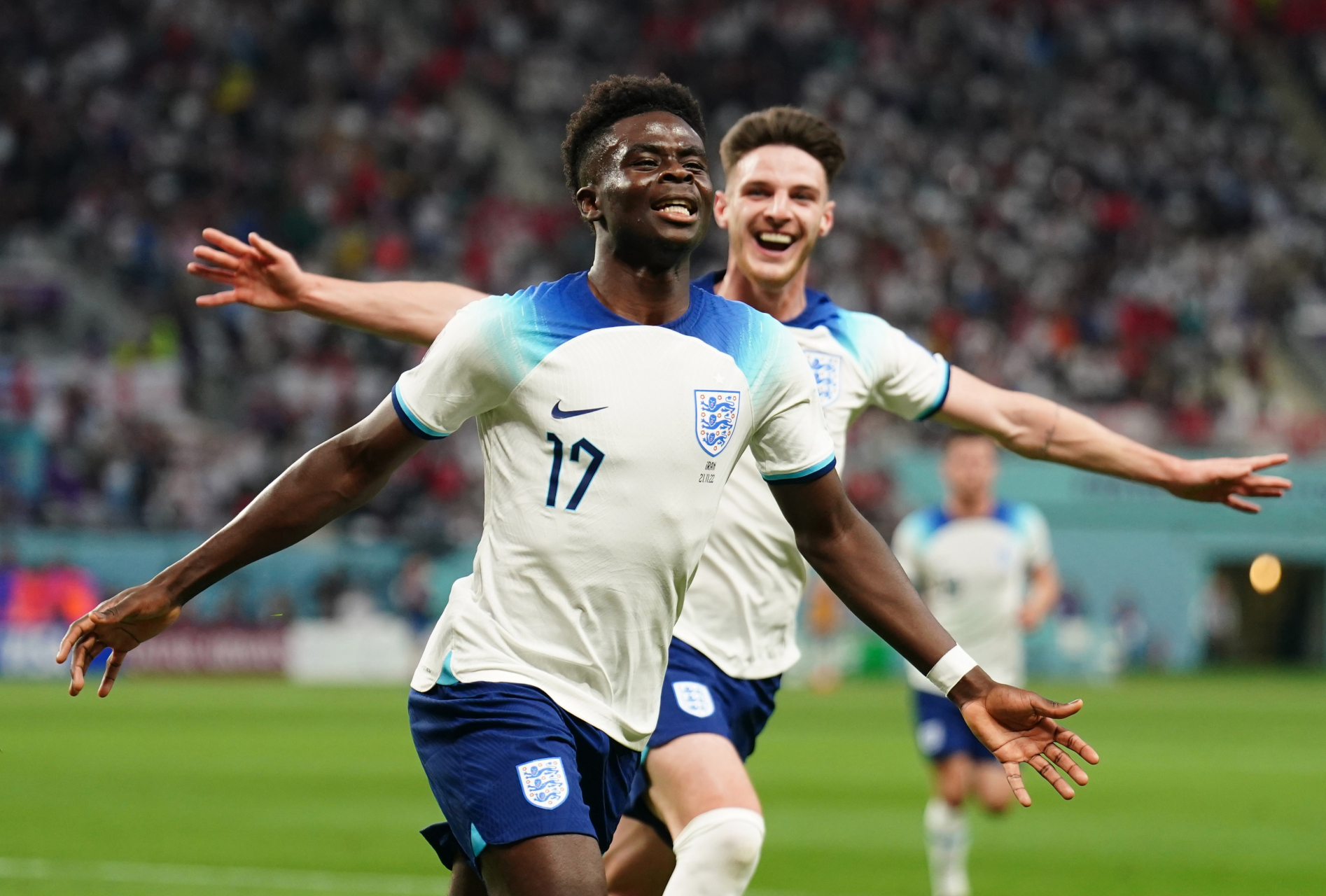 包含英格兰队火力强大，欧锦赛前景一片光明的词条