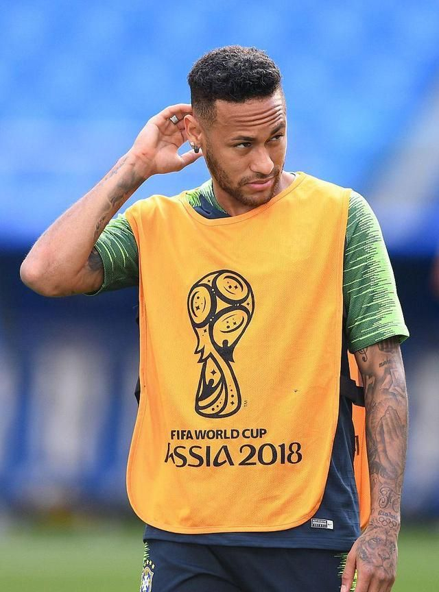 关于朗斯球员表现抢眼，被看好成为下一个巴西的信息