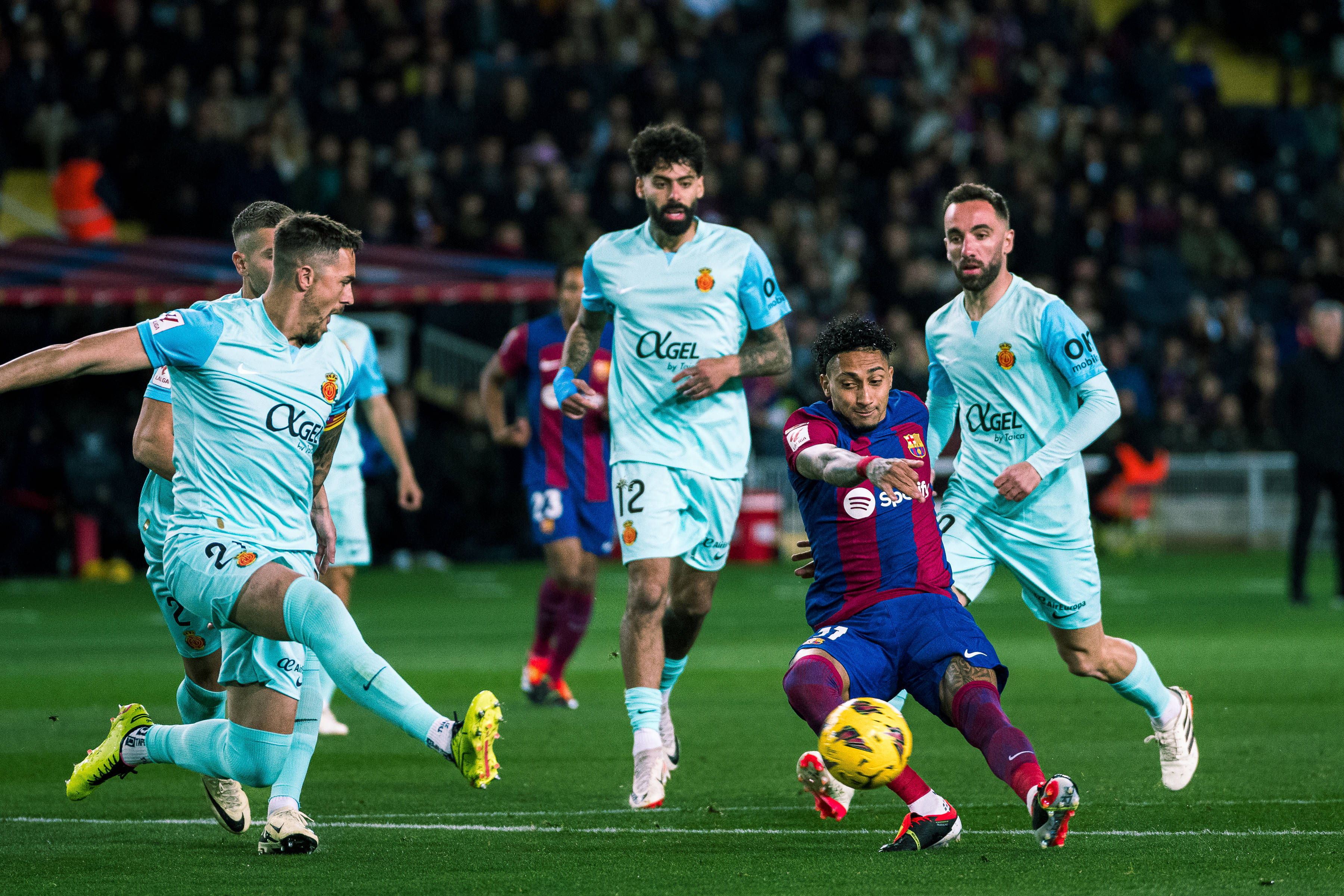 曼城主场大胜,锁定半决赛席位! 曼城主场大胜,锁定半决赛席位!