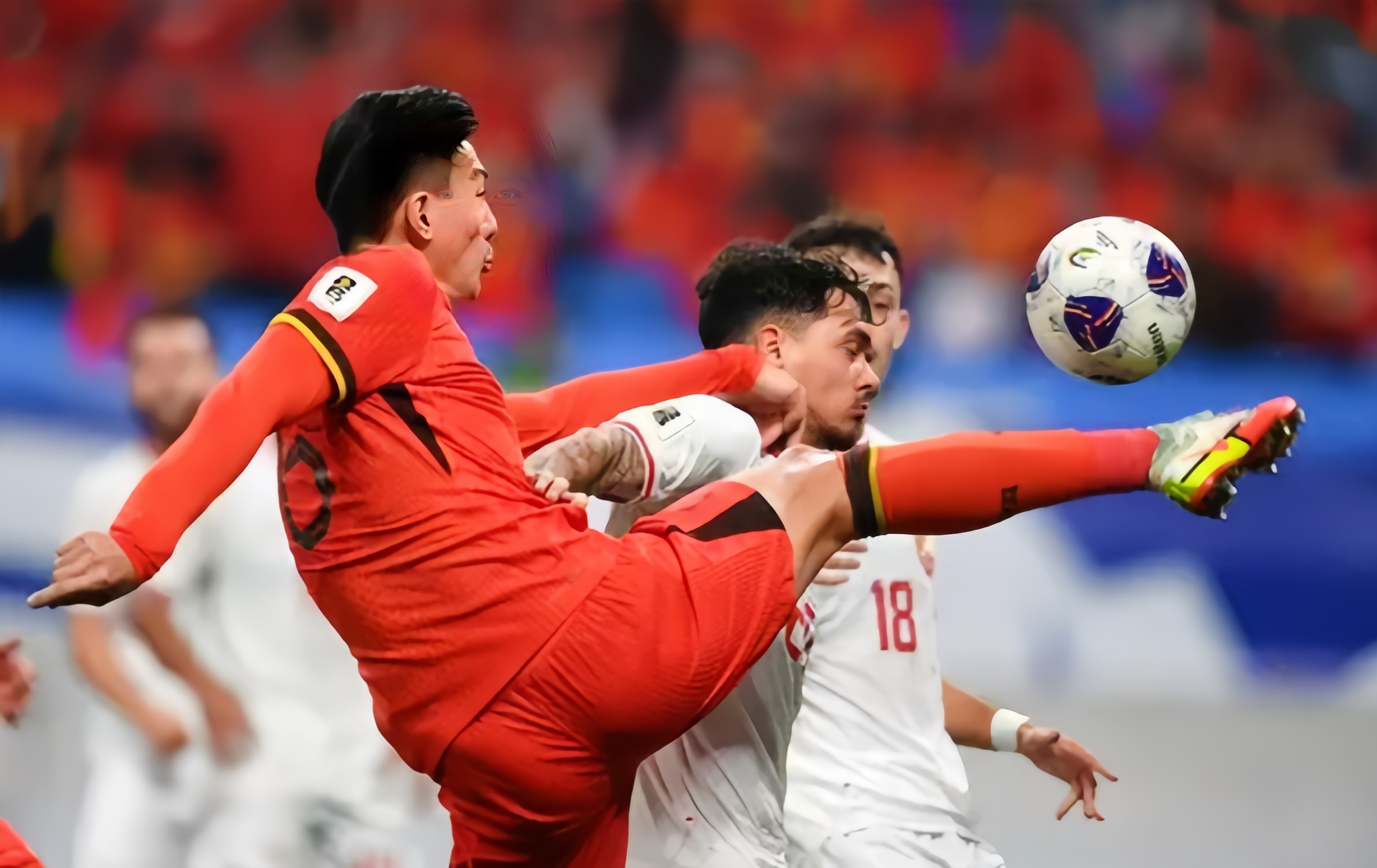 外援球员在比赛中发挥关键作用，助球队获胜