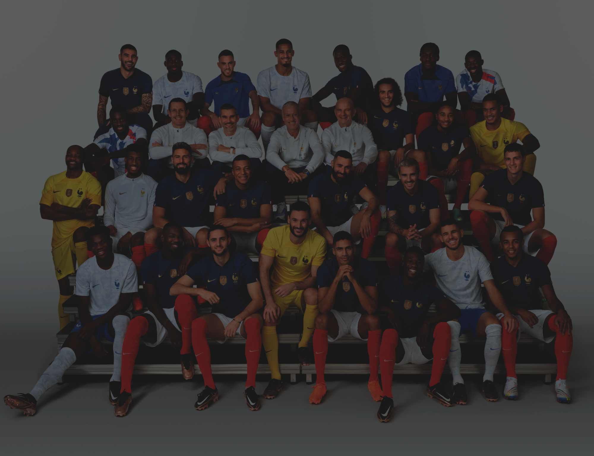 法国职业足球联赛场上各路强队齐聚 法国职业足球联赛场上各路强队齐聚