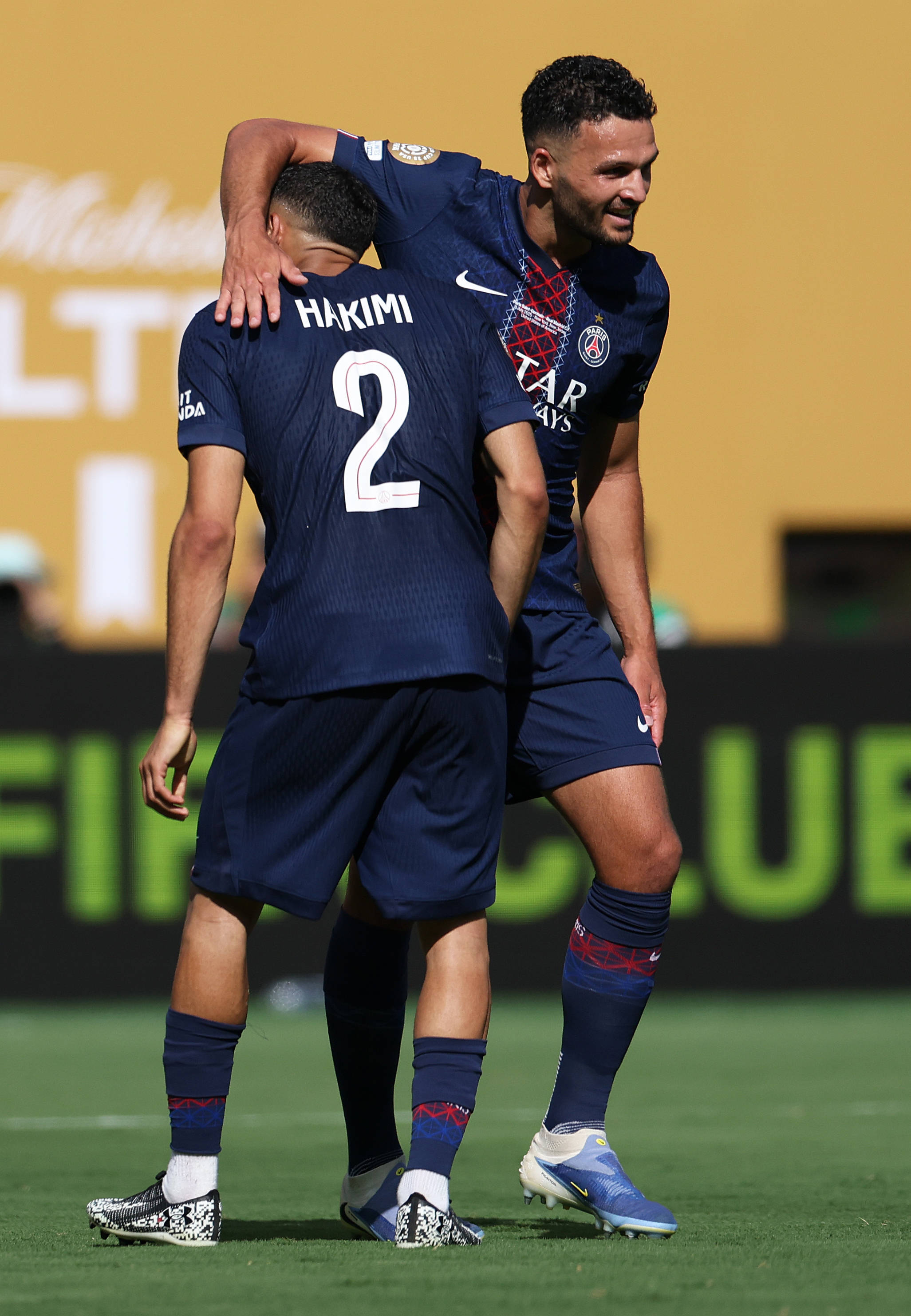 关于巴黎圣日耳曼球员透露球队目标在冠军奖杯的信息