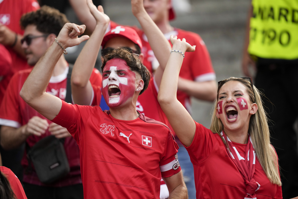 关于喜怒哀乐，欧洲国家杯赛球迷情绪澎湃！的信息