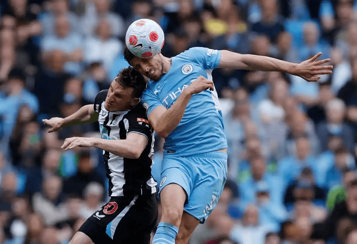 包含莱切斯特城客场大捷，冲击英超前四席位的词条