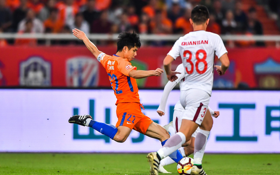 天津权健大胜大连一方，球队保住争冠希望