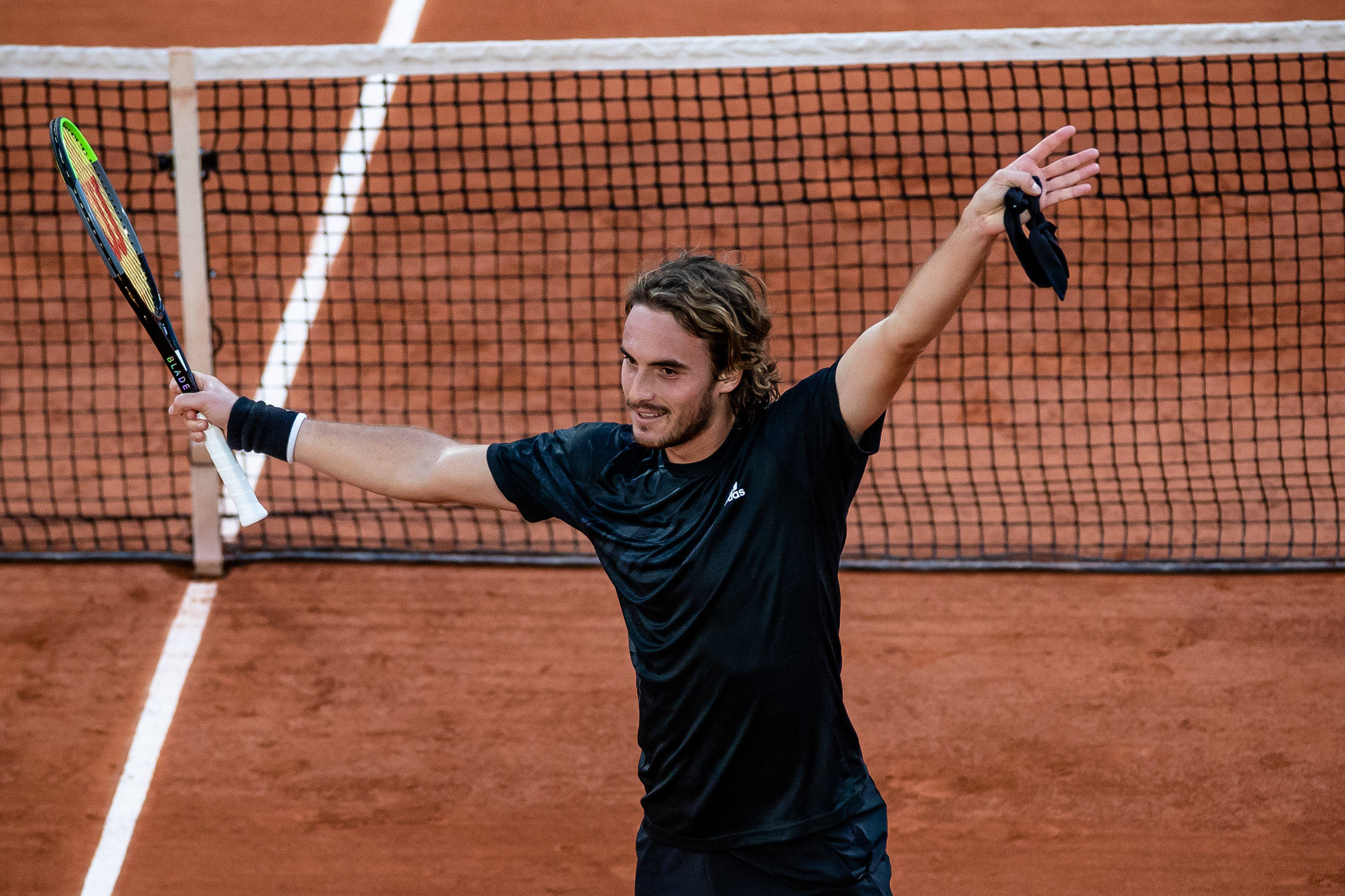 日本网球队绝杀英国网球队，西西帕斯惊艳世界的简单介绍