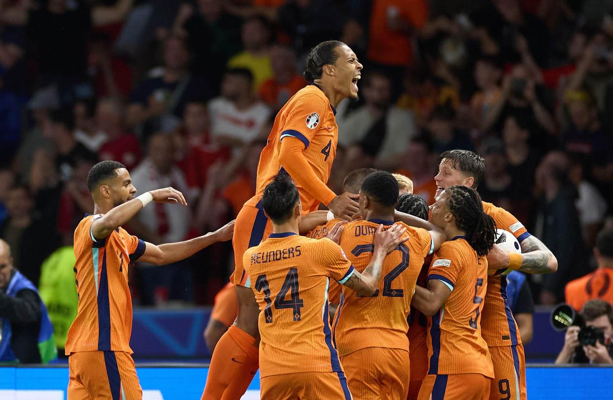 德国险胜西班牙，马尔基尼奥斯送出助攻的简单介绍