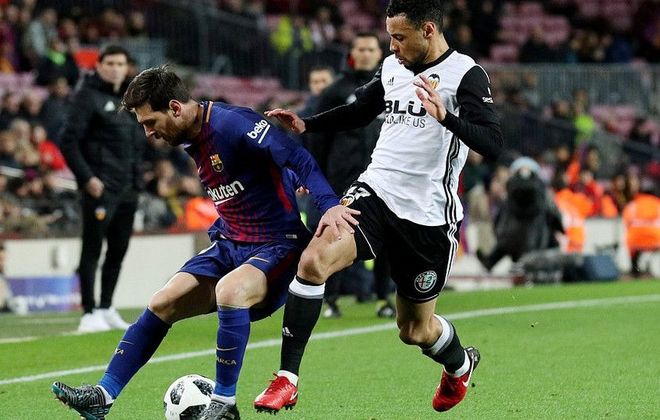 关于法国碾压阿森纳，梅西完成帽子戏法的信息