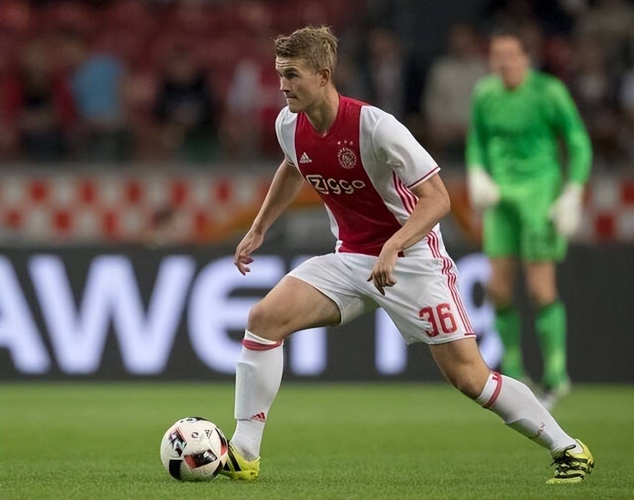 包含阿贾克斯力克拜仁慕尼黑,成功晋级半决赛的词条 包含阿贾克斯力克拜仁慕尼黑,成功晋级半决赛的词条